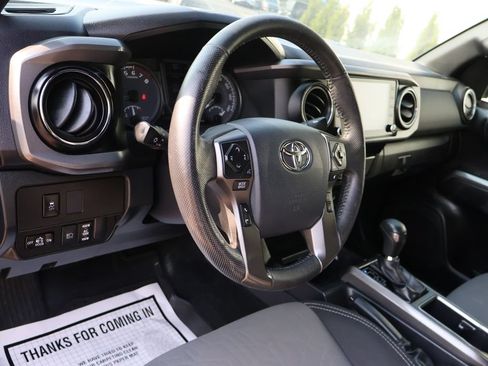 Used 2020 Toyota Tacoma TRD Off-Road AWD/4WD image 22