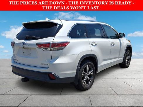 Used 2016 Toyota Highlander XLE AWD/4WD image 8