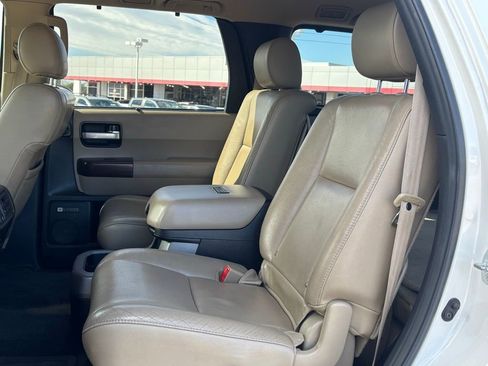 Used 2013 Toyota Sequoia Platinum image 9