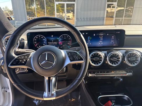 Used 2025 Mercedes-Benz CLA 250 4MATIC image 18
