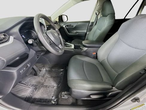 Certified 2025 Toyota RAV4 LE FWD image 21