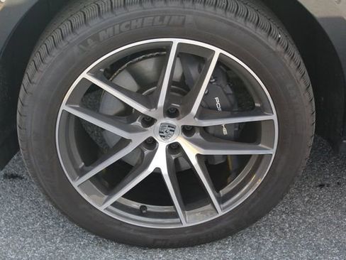 Certified 2026 Porsche Macan Base image 15