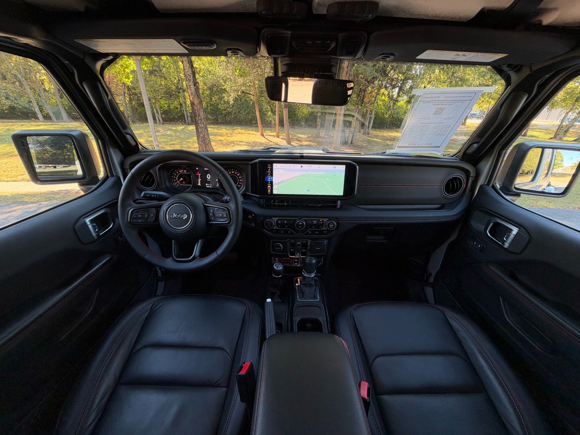Used 2024 Jeep Wrangler Unlimited Rubicon AWD/4WD image 16