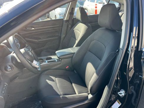 Used 2025 Nissan Altima 2.5 SV image 37