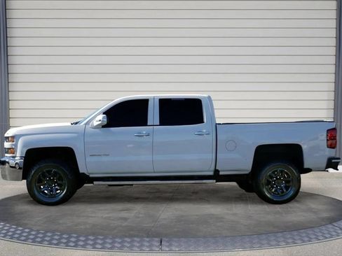 Used 2016 Chevrolet Silverado 2500 W/T w/ Snow Plow Prep Package AWD/4WD image 4