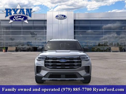 New 2026 Ford Explorer Active RWD image 6