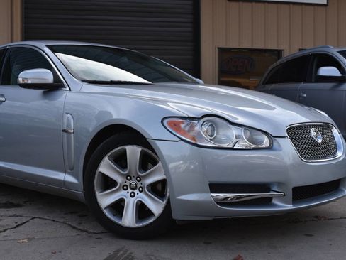 Used 2009 Jaguar XF Luxury image 3