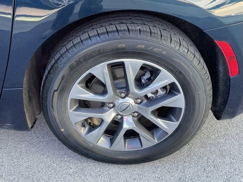 Used 2023 Chrysler Pacifica Pinnacle image 31