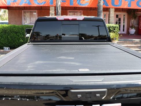 Used 2022 GMC Sierra 2500 AT4 w/ AT4 Preferred Package AWD/4WD image 8