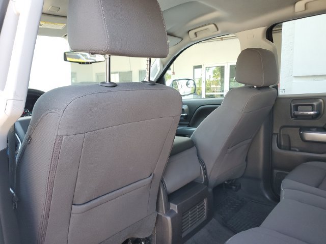 Used 2018 Chevrolet Silverado 1500 LT w/ LT Eassist Package RWD image 9