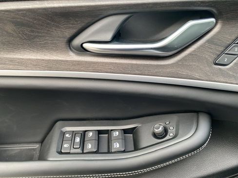 New 2025 Jeep Grand Cherokee Limited image 24