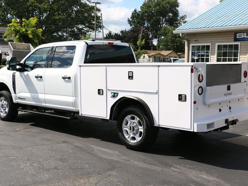 Used 2025 Ford F250 XLT w/ F-250 >10K GVWR Package AWD/4WD image 3