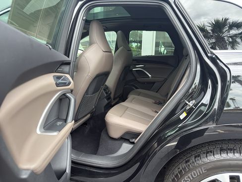 Certified 2025 Audi Q5 Prestige AWD/4WD image 12