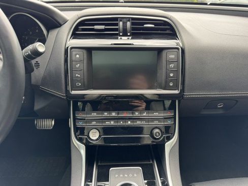 Used 2018 Jaguar XE S AWD/4WD image 34