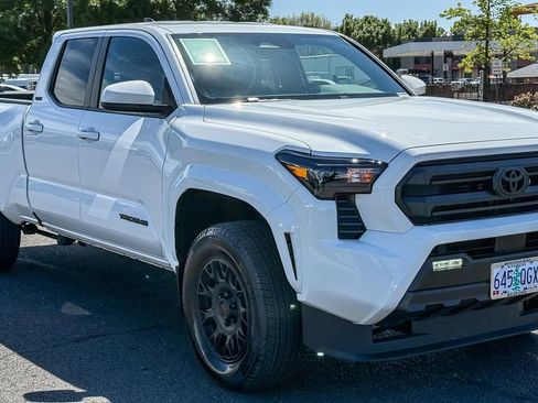 Used 2024 Toyota Tacoma SR5 AWD/4WD image 5