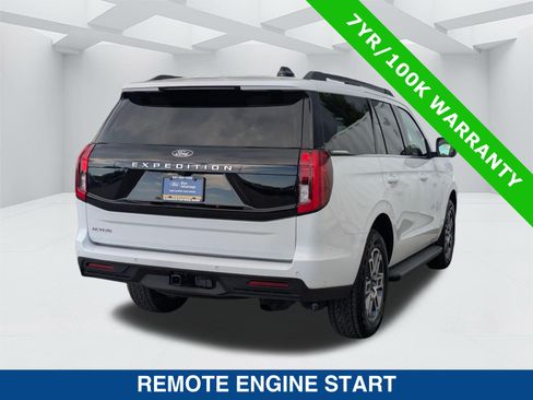 Certified 2025 Ford Expedition Active AWD/4WD image 5