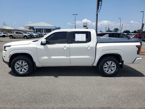 Used 2023 Nissan Frontier SV w/ Technology Package AWD/4WD image 2