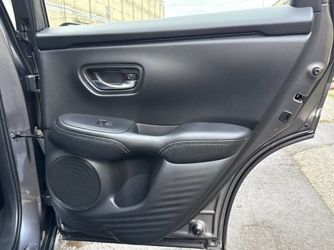 Used 2023 Honda HR-V LX image 10