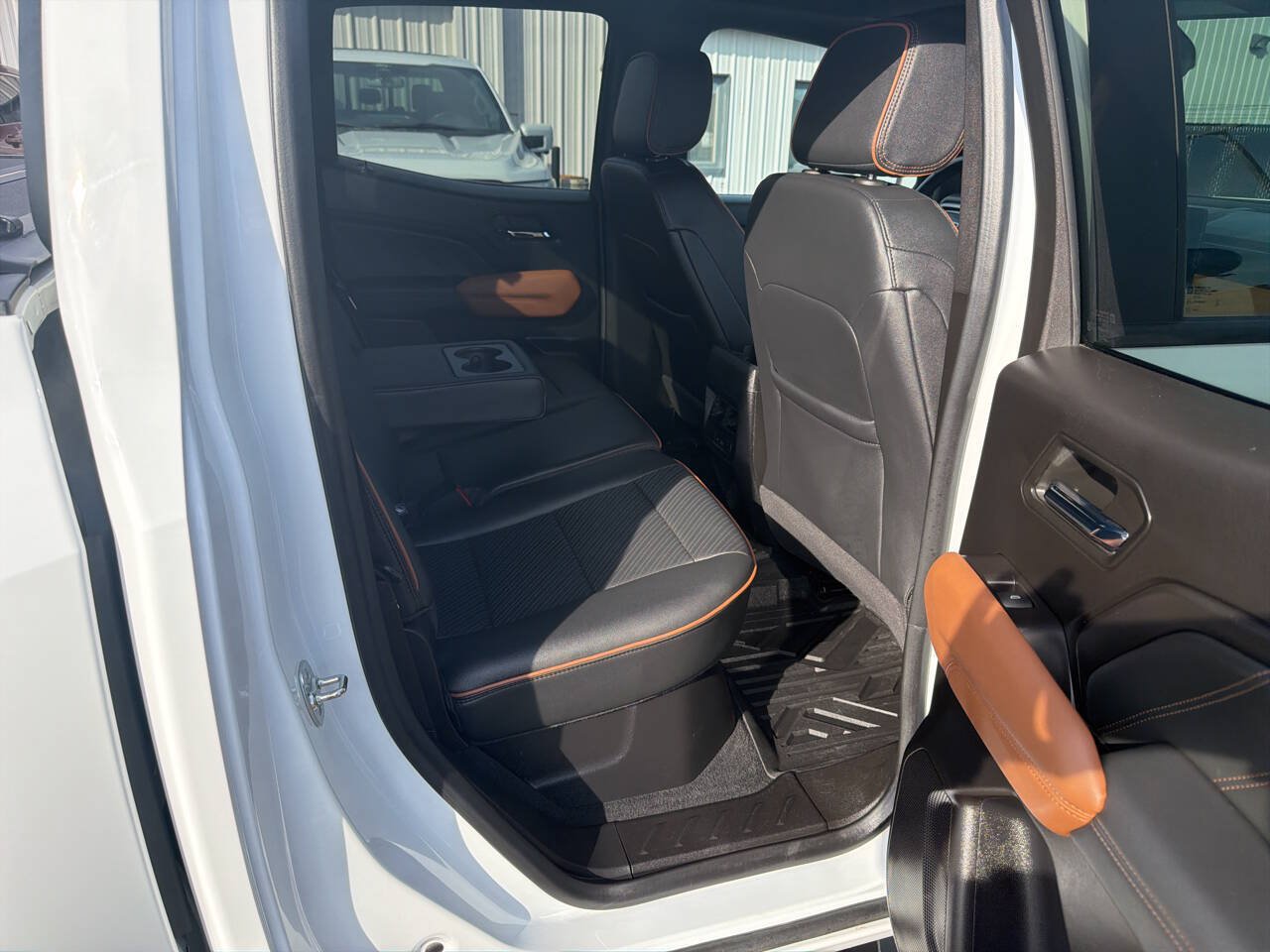 Used 2024 GMC Canyon AT4 w/ AT4 Premium Package AWD/4WD image 15