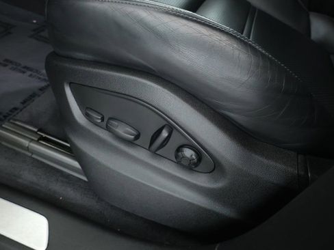Used 2022 Porsche Cayenne image 10
