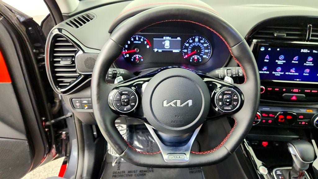 Used 2022 Kia Soul Turbo FWD image 14