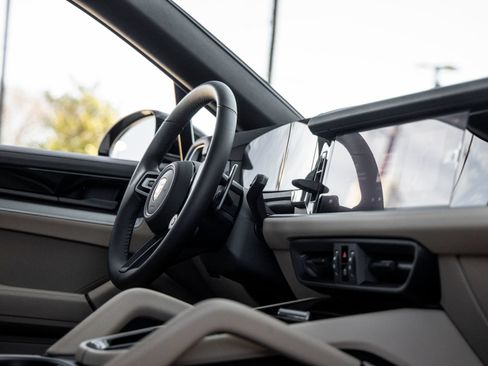 Certified 2026 Porsche Cayenne Coupe AWD/4WD image 41