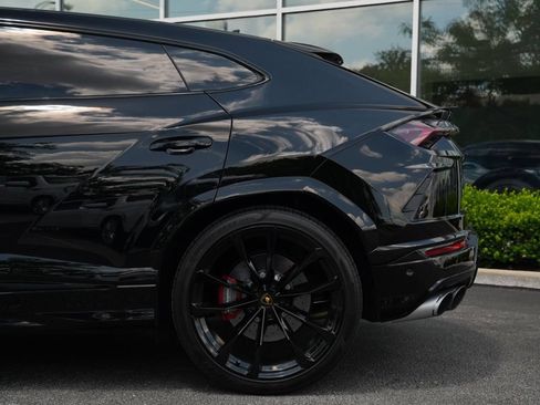 Used 2022 Lamborghini Urus AWD/4WD image 11