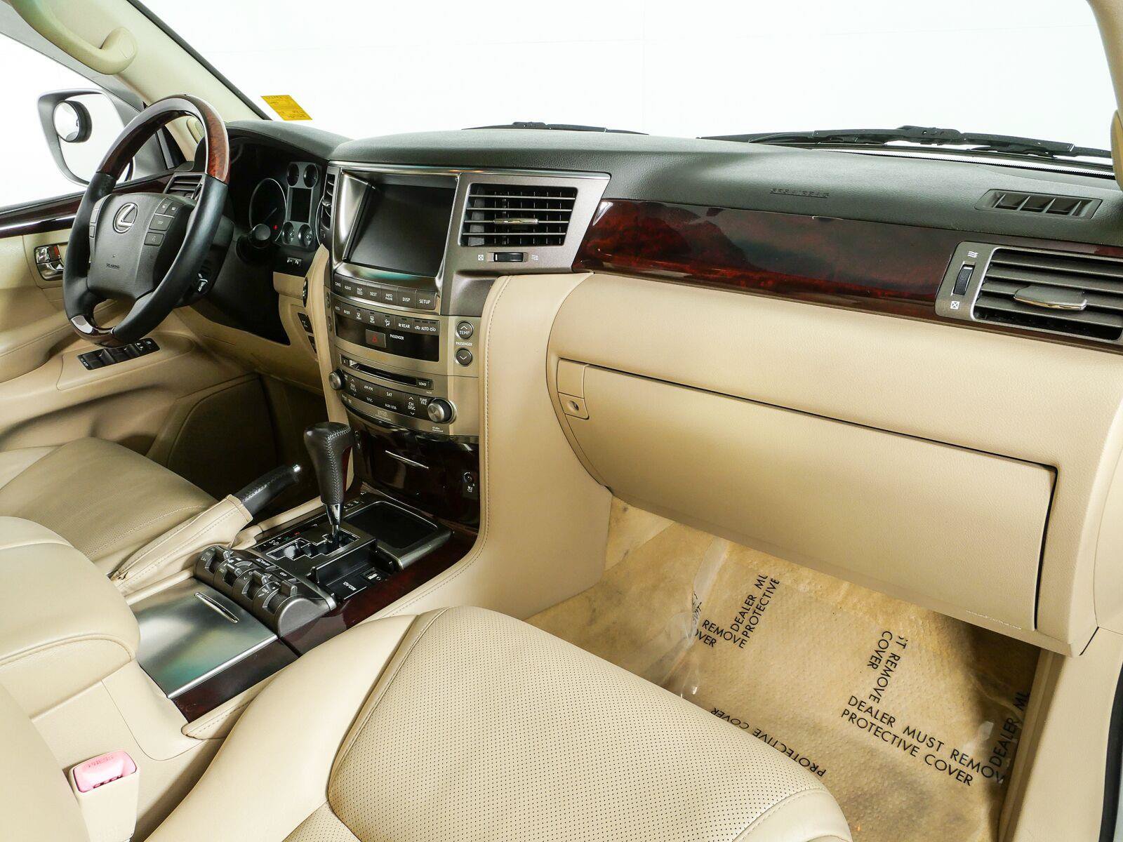 Used 2011 Lexus LX 570 4WD w/ Luxury Pkg image 26