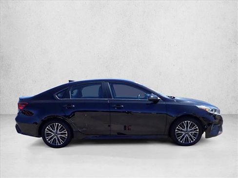 Used 2023 Kia Forte GT-Line FWD image 4