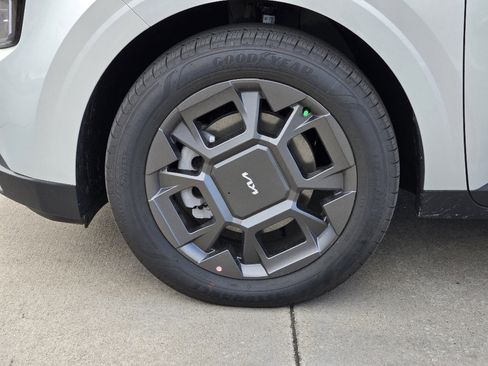 New 2026 Kia Carnival EX image 8