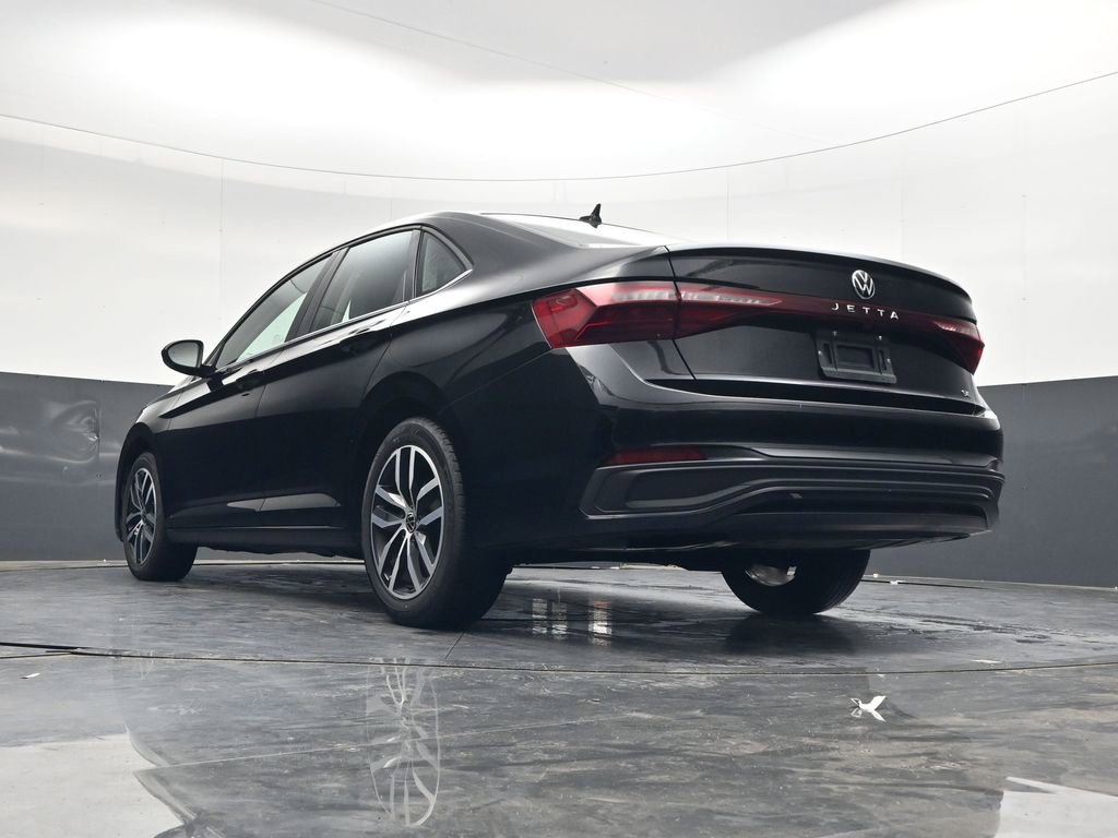 Used 2025 Volkswagen Jetta SE FWD image 35