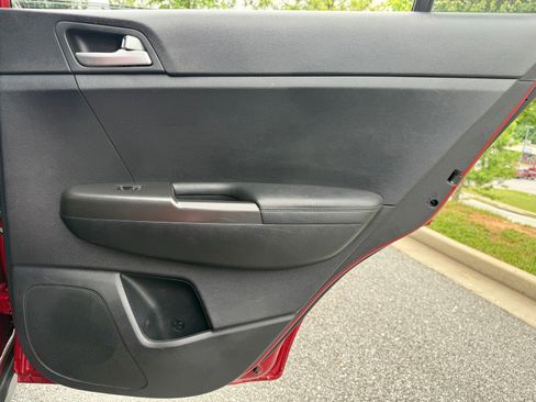 Used 2018 Kia Sportage LX FWD image 45