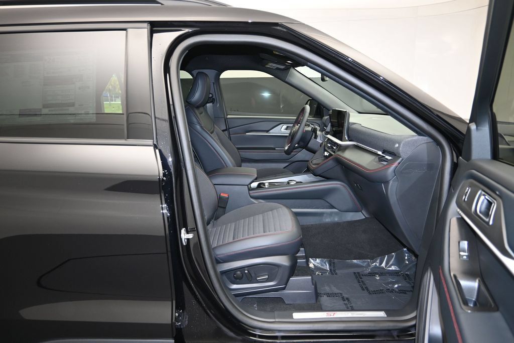 New 2026 Ford Explorer ST-Line w/ ST-Line Street Pack RWD image 26