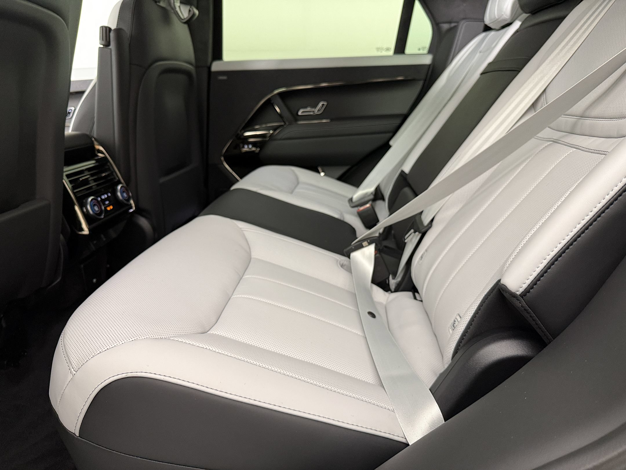 New 2027 Land Rover Range Rover Sport Battersea AWD/4WD image 21