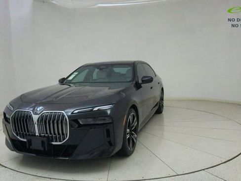 Used 2023 BMW 740i w/ Parking Assistance Package RWD image 65
