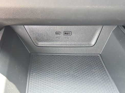 Used 2026 Chevrolet Equinox RS FWD image 40