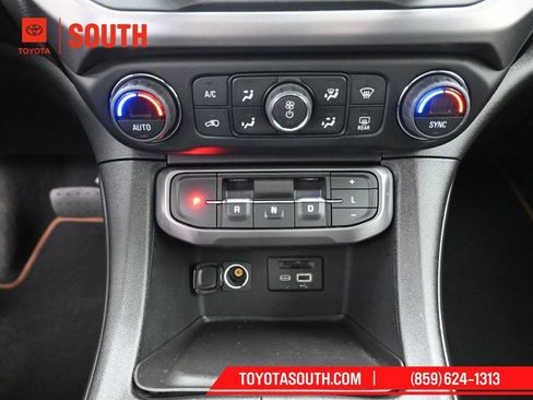 Used 2022 GMC Acadia AT4 w/ Technology Package image 18