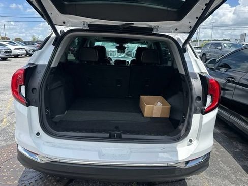 Used 2022 GMC Terrain SLT AWD/4WD image 17