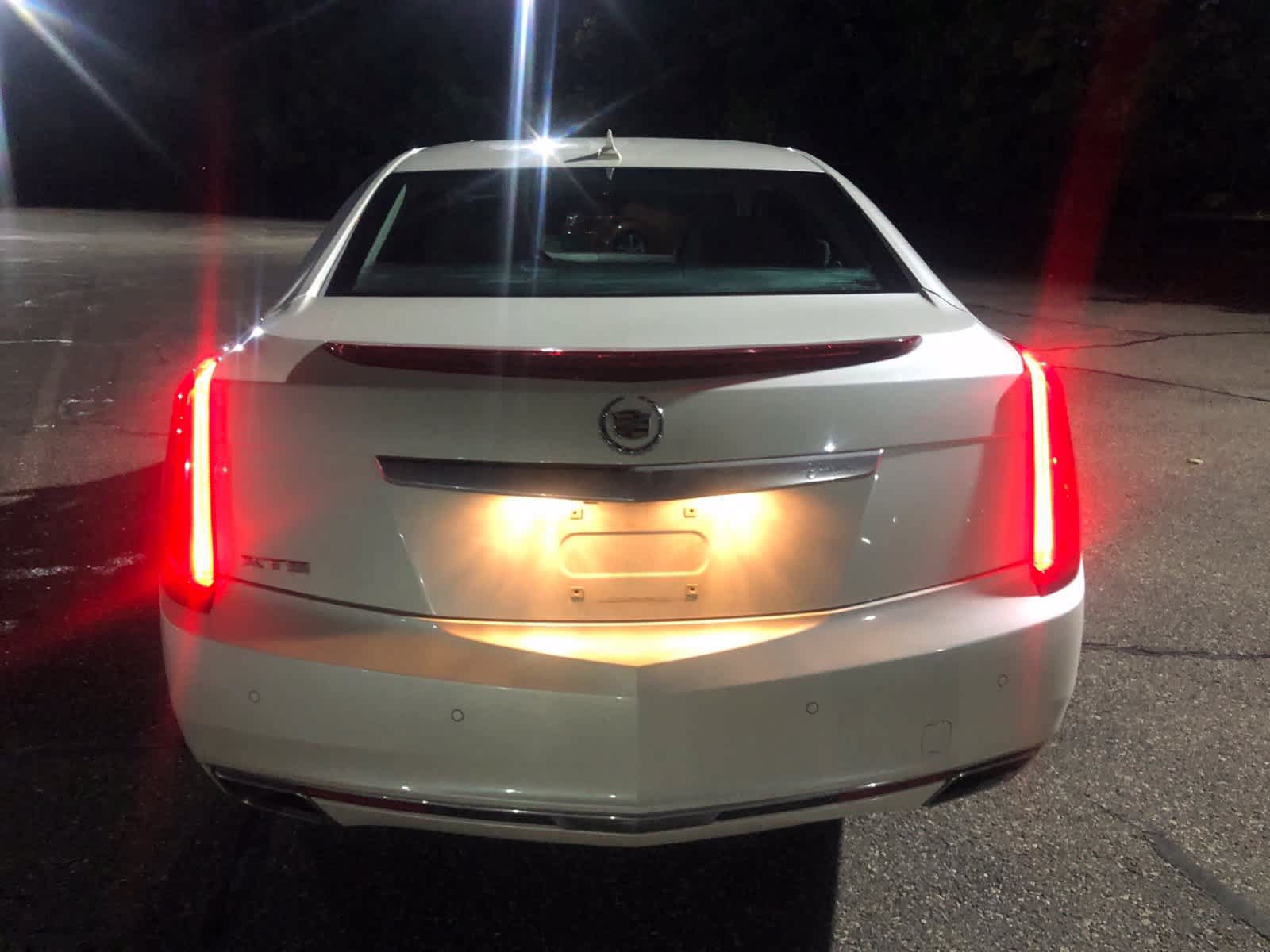 Used 2014 Cadillac XTS Luxury w/ Driver Awareness Package FWD image 4