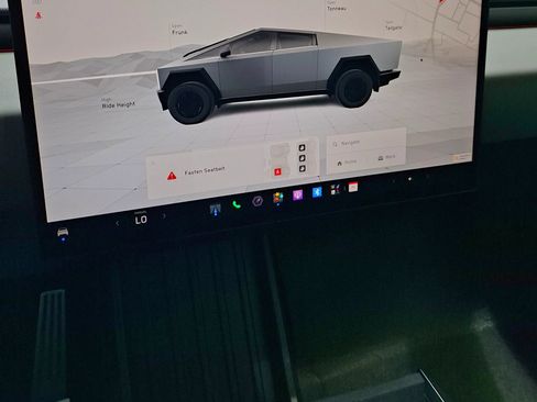 Used 2025 Tesla Cybertruck AWD Crew Cab image 22