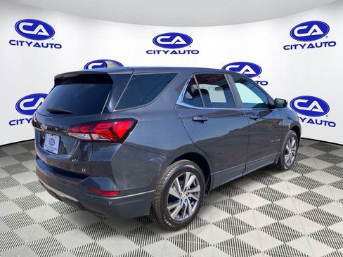 Used 2023 Chevrolet Equinox LT image 3