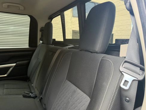 Used 2017 Nissan Titan SV AWD/4WD image 31