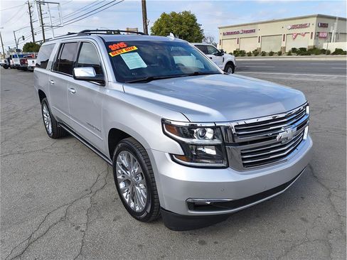 Used 2015 Chevrolet Suburban LTZ image 2