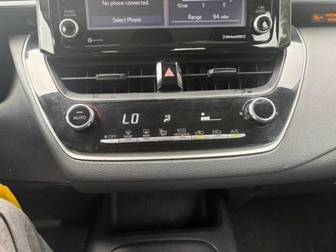 Used 2022 Toyota Corolla LE FWD image 10
