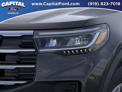 New 2026 Ford Explorer Active RWD image 18