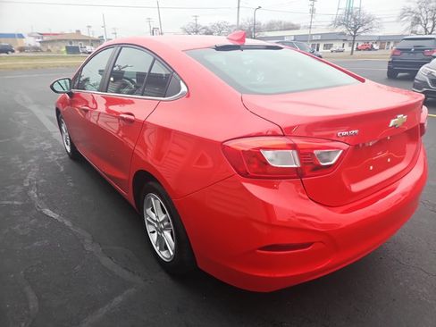 Used 2017 Chevrolet Cruze LT w/ Convenience Package image 5