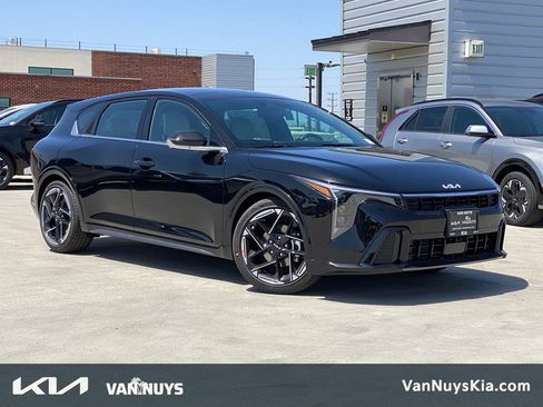 New 2026 Kia K4 GT-Line image 1