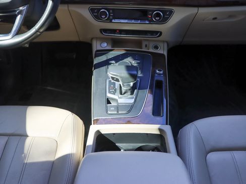 Used 2019 Audi Q5 2.0T Premium AWD/4WD image 26