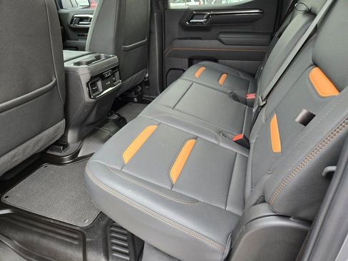 Used 2025 GMC Sierra 1500 AT4 w/ Technology Package image 39