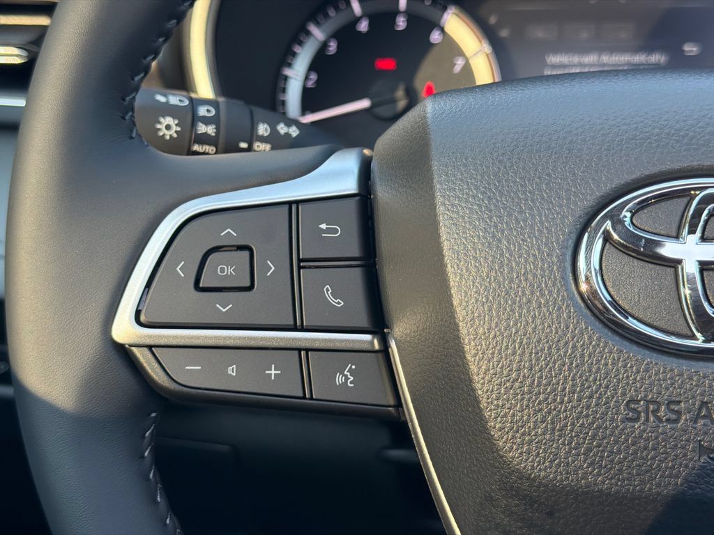 New 2026 Toyota Highlander XLE AWD/4WD image 30